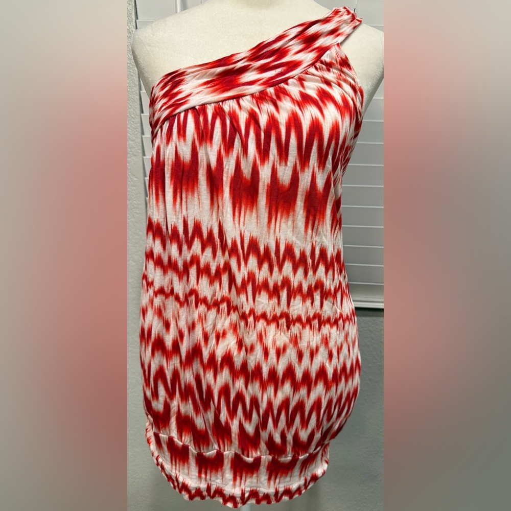 Red and White Patterned long top
